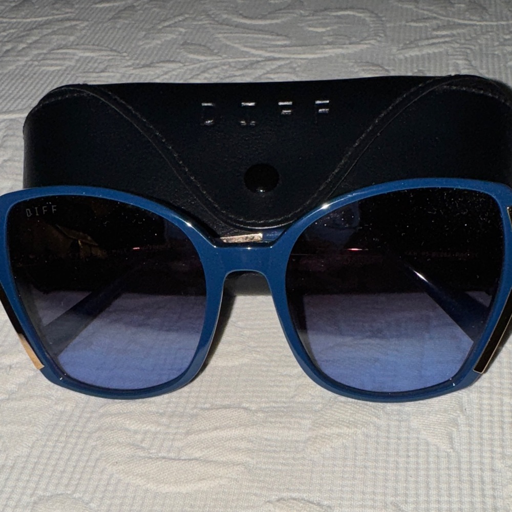 Diff Eyewear Blue Sunglasses - image 1